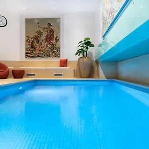 4* מלון Altstadthotel Wolf-dietrich