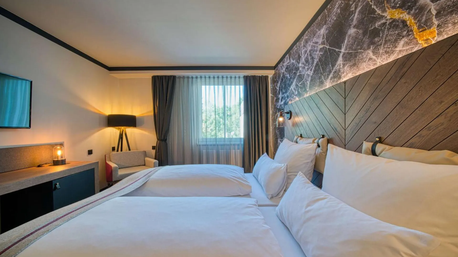 Fourside Hotel Salzburg Messe, Trademark Collection By Wyndham 4*,  Austria